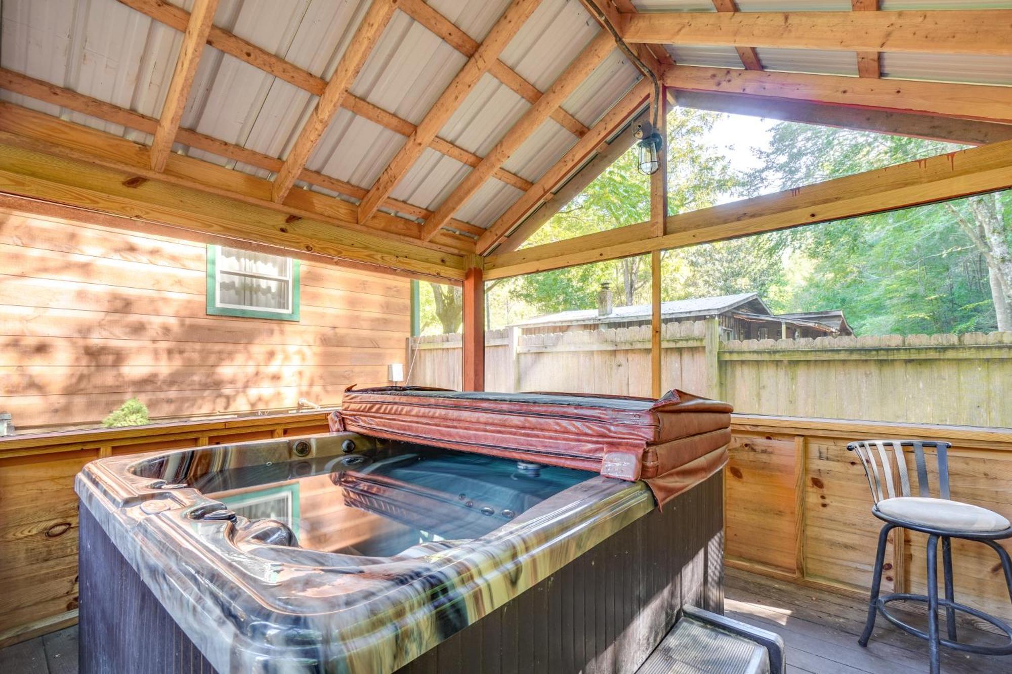 Just Fur Relaxin Sevierville Cabin With Hot Tub! Εξωτερικό φωτογραφία