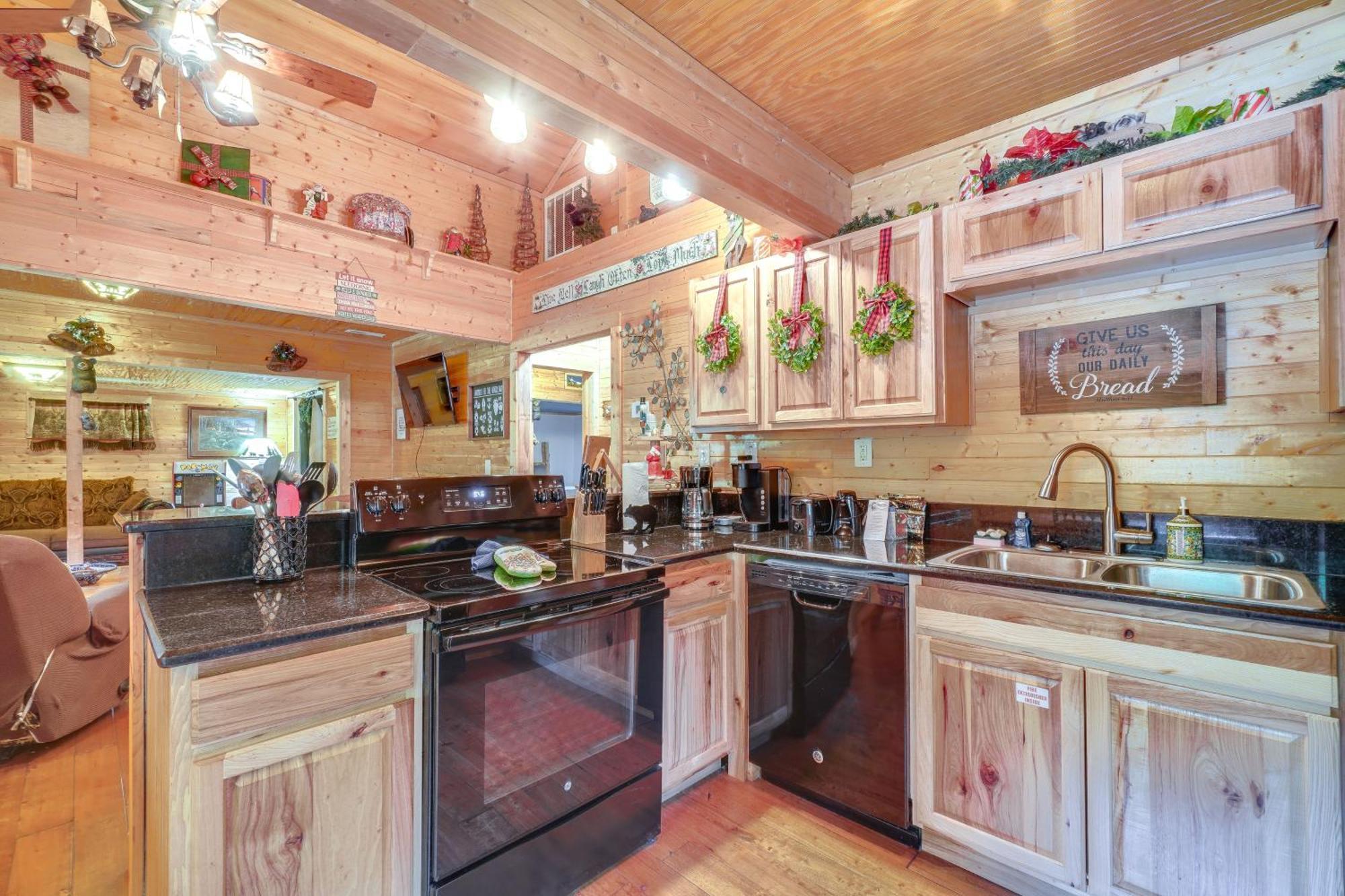 Just Fur Relaxin Sevierville Cabin With Hot Tub! Εξωτερικό φωτογραφία
